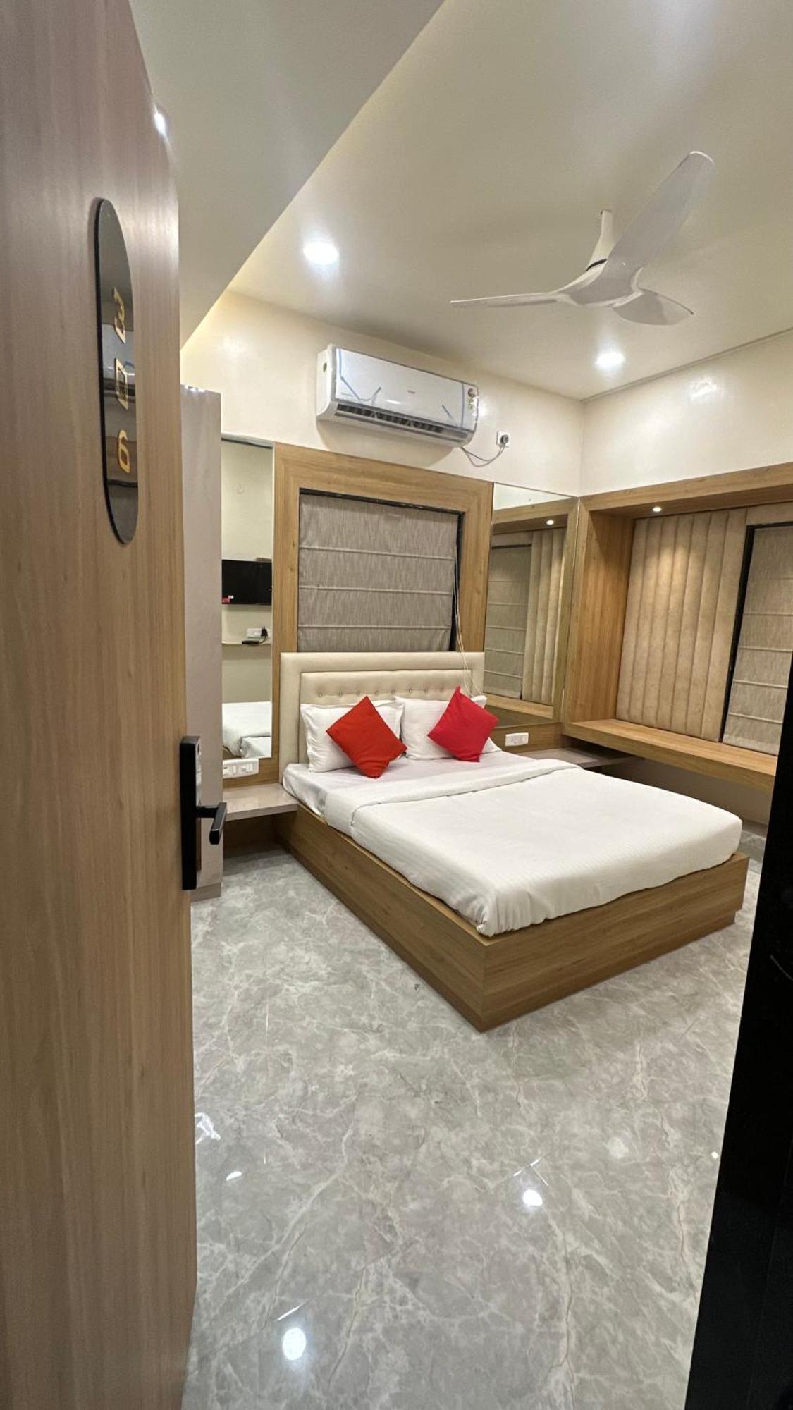 Soho House By Jayshrea Hotel Chandrapur Exterior photo
